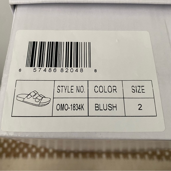 Olivia Miller Girl’s Cloud Lounge Sandals Faux Fur Pink/Blush Size 2 - Picture 7 of 7